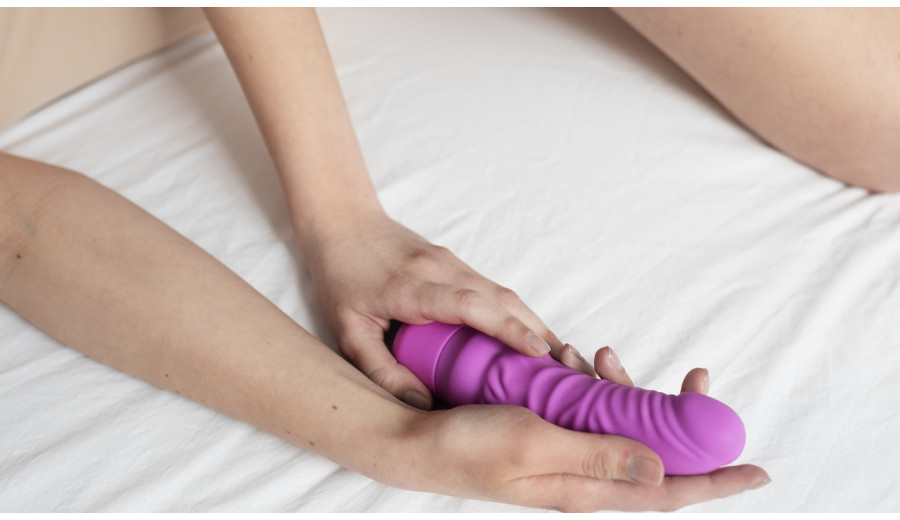 Squirting Dildos: What You Need To Know Before You Buy